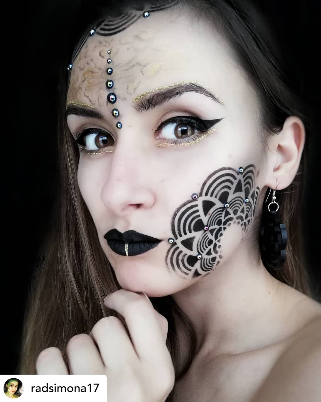 S10 Spiderweb Sphere Airbrush & Face Paint Stencil – Ooh! Body Art